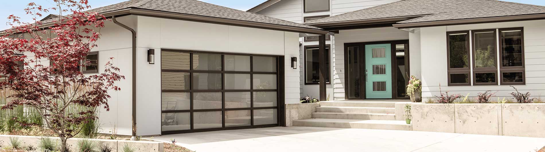 What are the advantages and disadvantages of the material of aluminium alloy glass garage door?